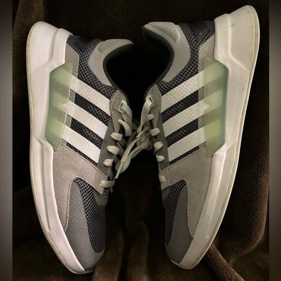 Adidas shoes - Picture 5 of 5